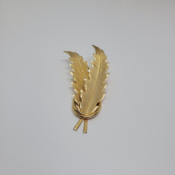 3" Two leaf lined gold ringed pin - Picture 1 of 2